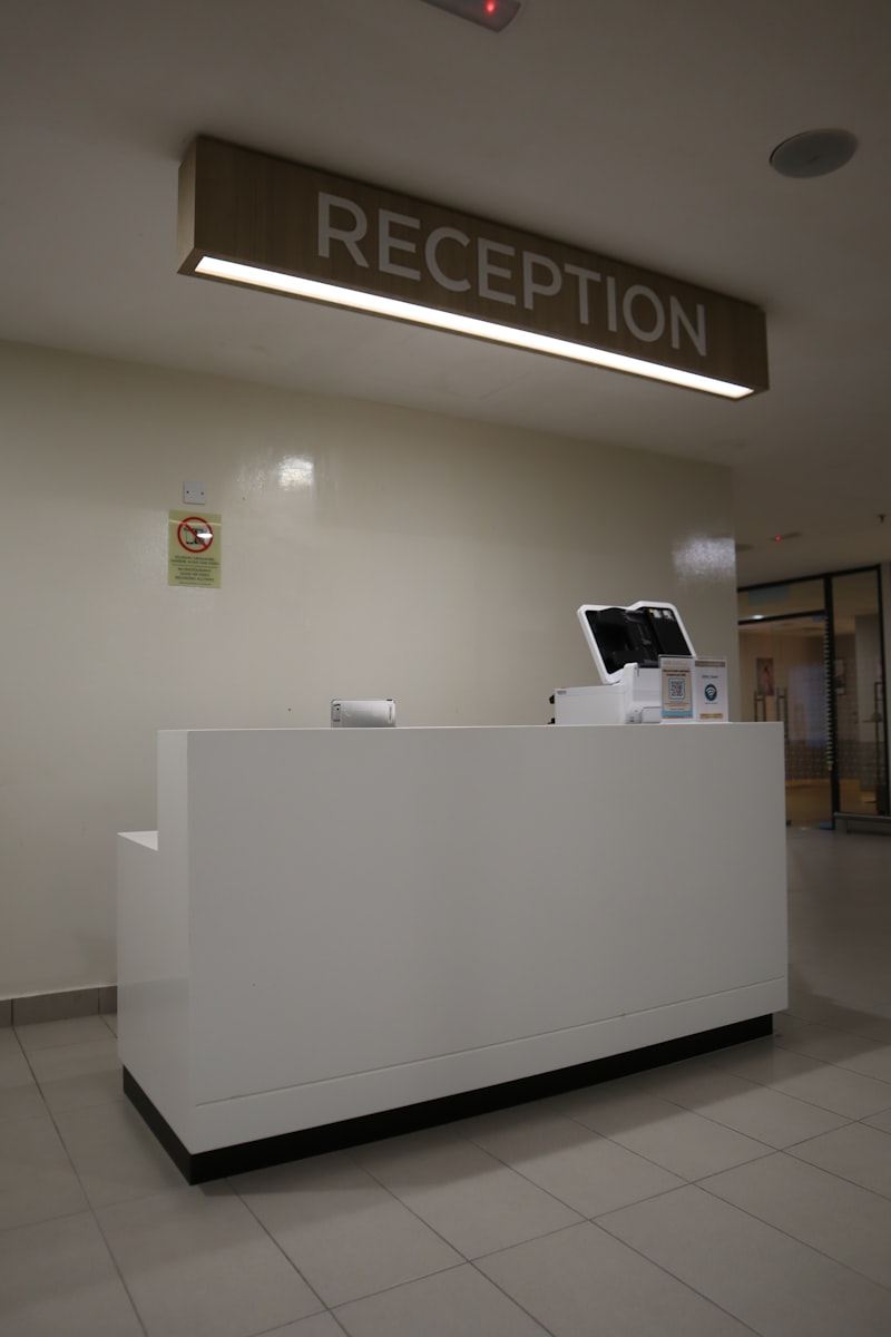 Illustration : Accueil & Conciergerie — Le premier sourire de votre entreprise